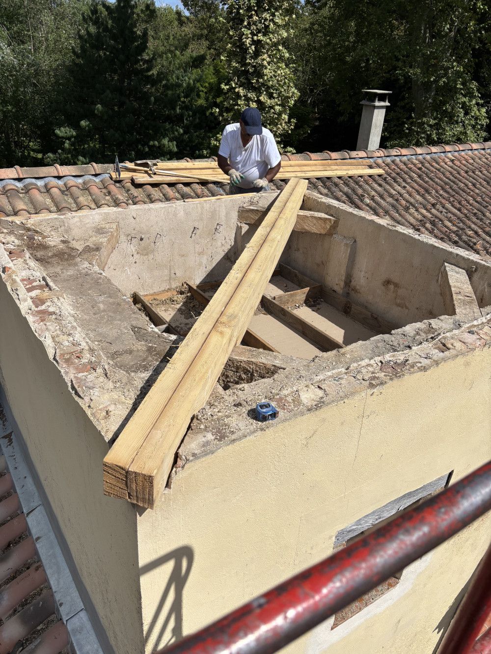 Pose de l’écran sous-toiture HPV et des contrelattes — Ariège ( 09 )