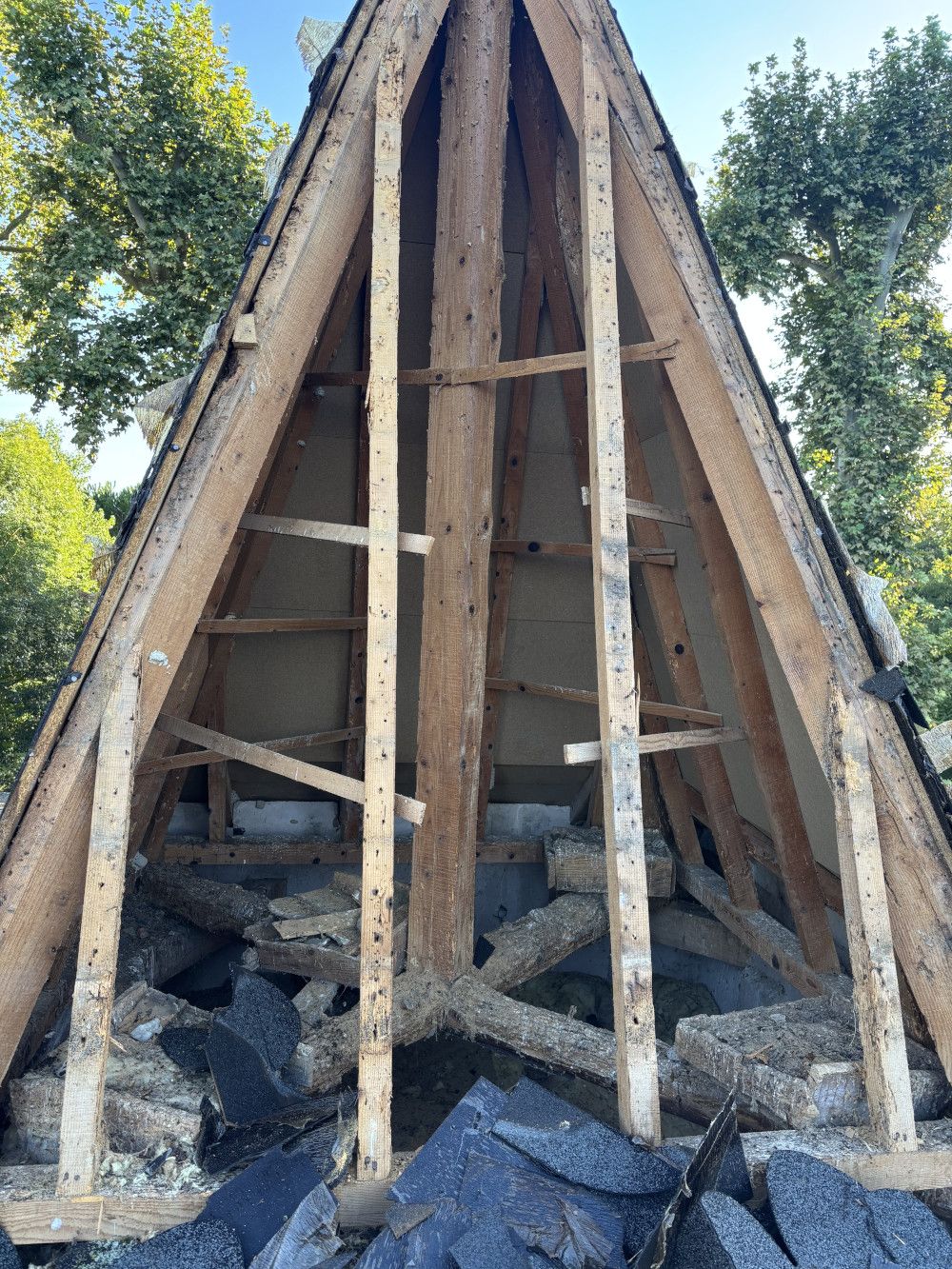 Diagnostic de la charpente existante, repérage des chevrons abîmés — Ariège